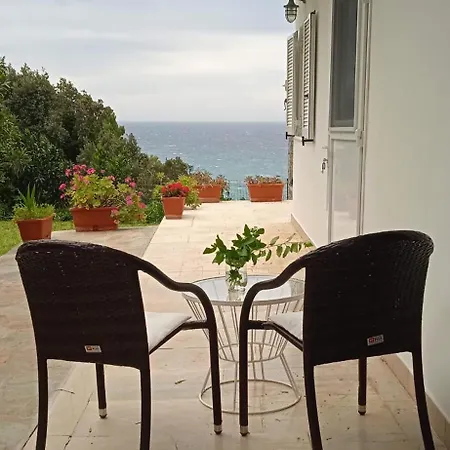 Innjoy Space Lägenhetshotell Glyfada (Corfu)